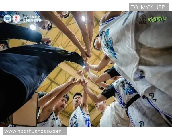 以篮球为纽带探索团队协作精神与青春激情的完美融合 以篮球为纽带探索团队协作精神与青春激情的完美融合