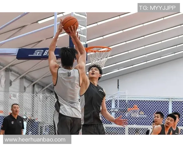 王哲林领衔中国男篮重返巅峰之路 展现领袖气质与全能表现